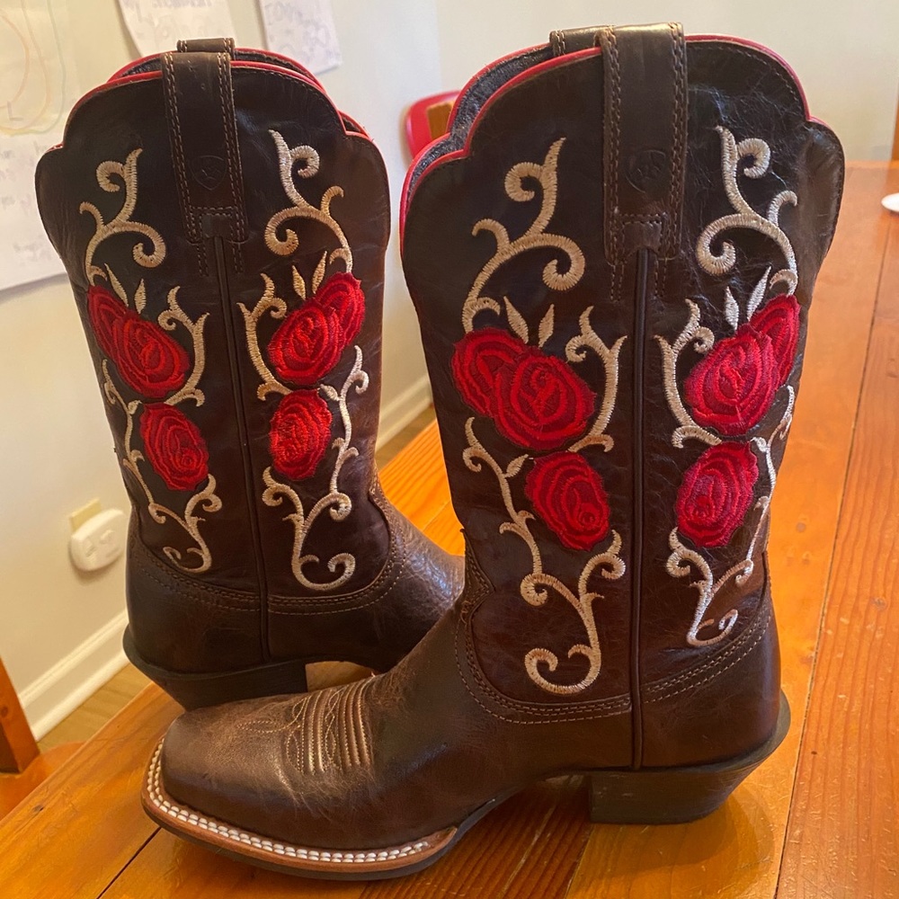 🦄NWOT Ariat Cowboy Boots🦄